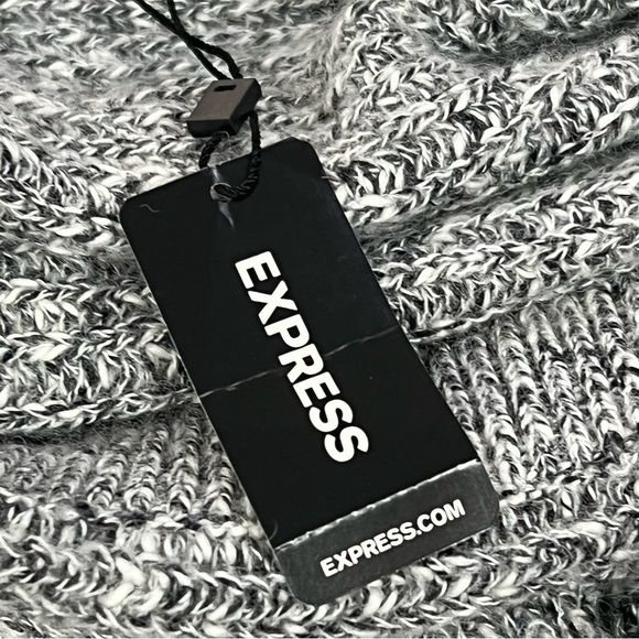 NEW WITH TAGS EXPRESS‎ OFF SHOULDER HEAVY KNIT SWEATER - Picture 11 of 11